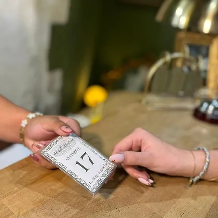 Abalone - Centre Gare 2* Nîmes