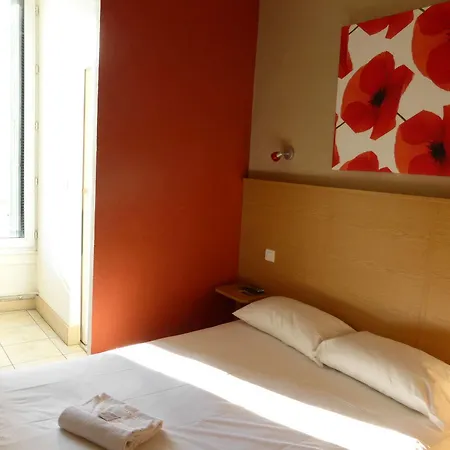 Abalone - Centre Gare Otel 2*