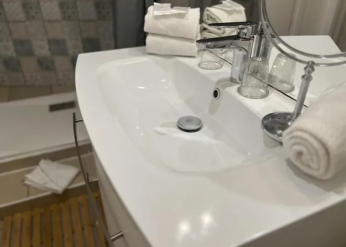 Hotel Abalone - Centre Gare Nîmes