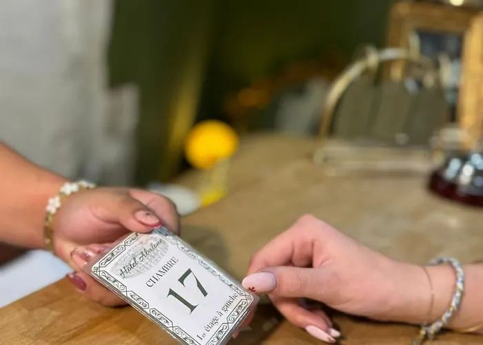 Abalone - Centre Gare 2* Nîmes